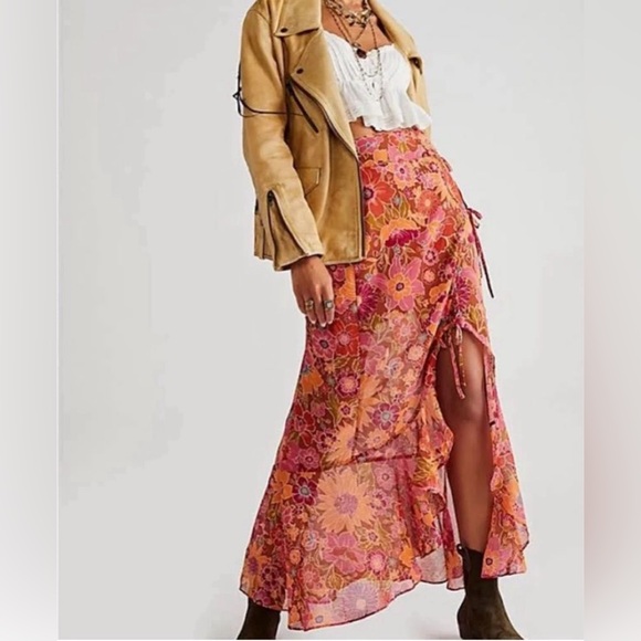 Free People Dresses & Skirts - NWOT Free People Femme Edge Floral Print Maxi Skirt - Sz 6